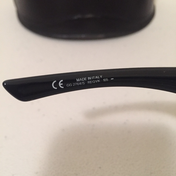 Authentic Gucci Women Sunglasses W/ Cloth and Case - Picture 4 of 4